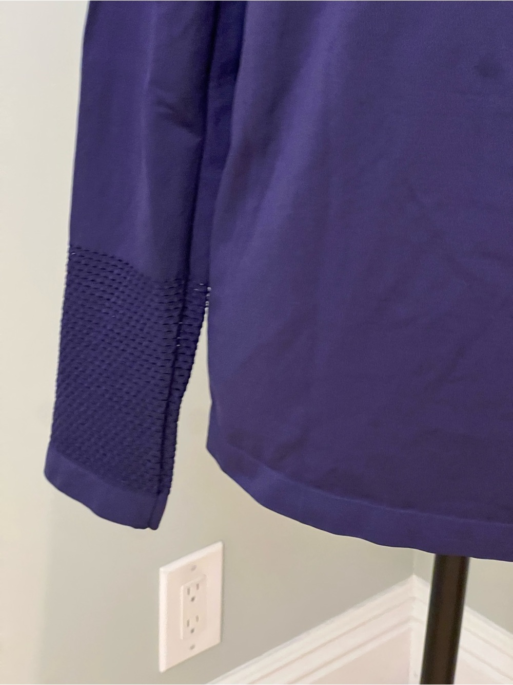 NWOT Fabletics Musetta Seamless Long-Sleeve Top | Indigo | Size L - Picture 8 of 12